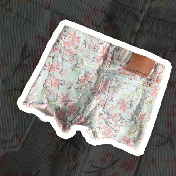 Luck Brand Riley Floral frayed shorts 7 - Picture 3 of 5